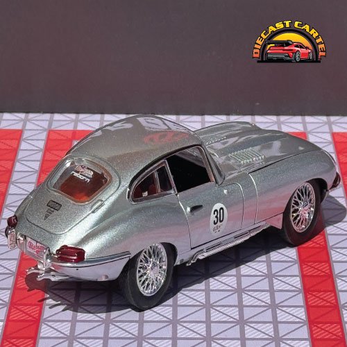Jaguar E Type in Silver