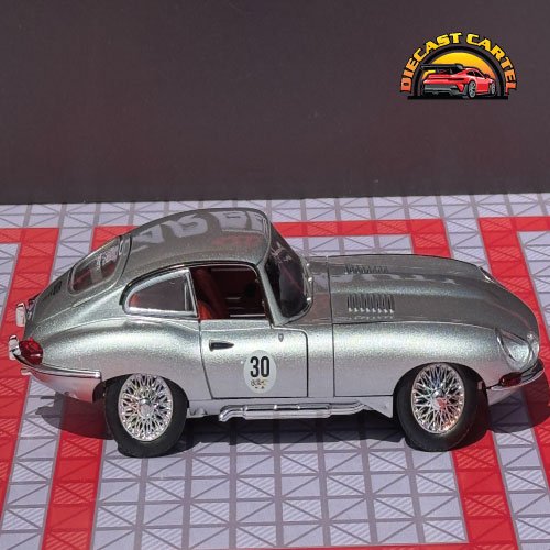 Jaguar E Type in Silver