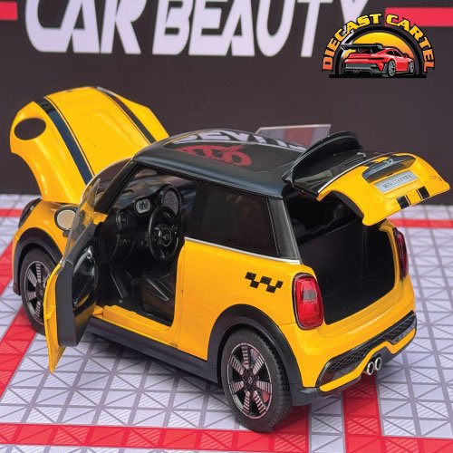 Mini Cooper S in Yellow
