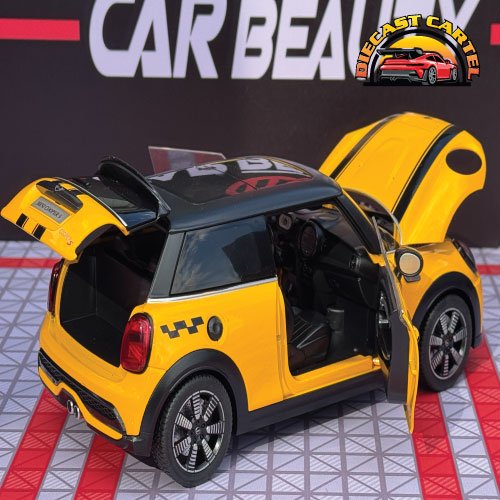 Mini Cooper S in Yellow
