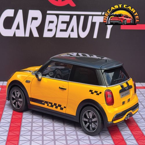 Mini Cooper S in Yellow
